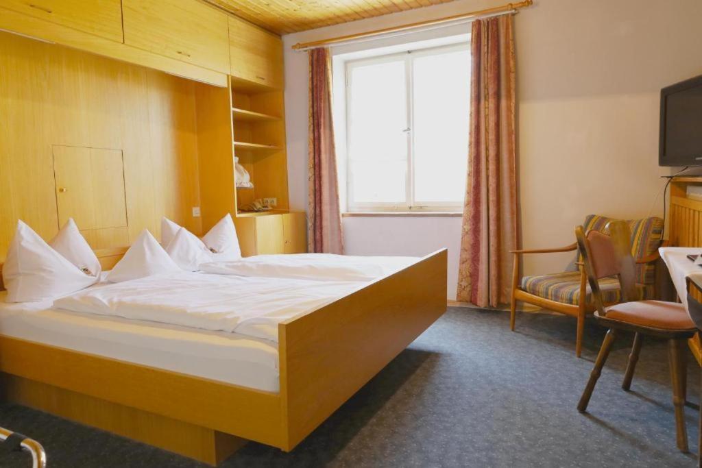 Hotel Gasthof Zur Post Wolfegg Exteriör bild