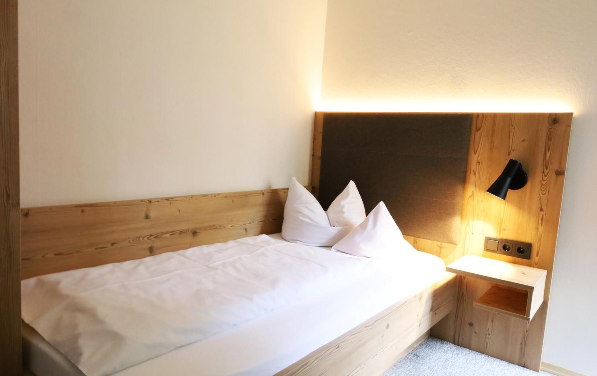 Hotel Gasthof Zur Post Wolfegg Exteriör bild