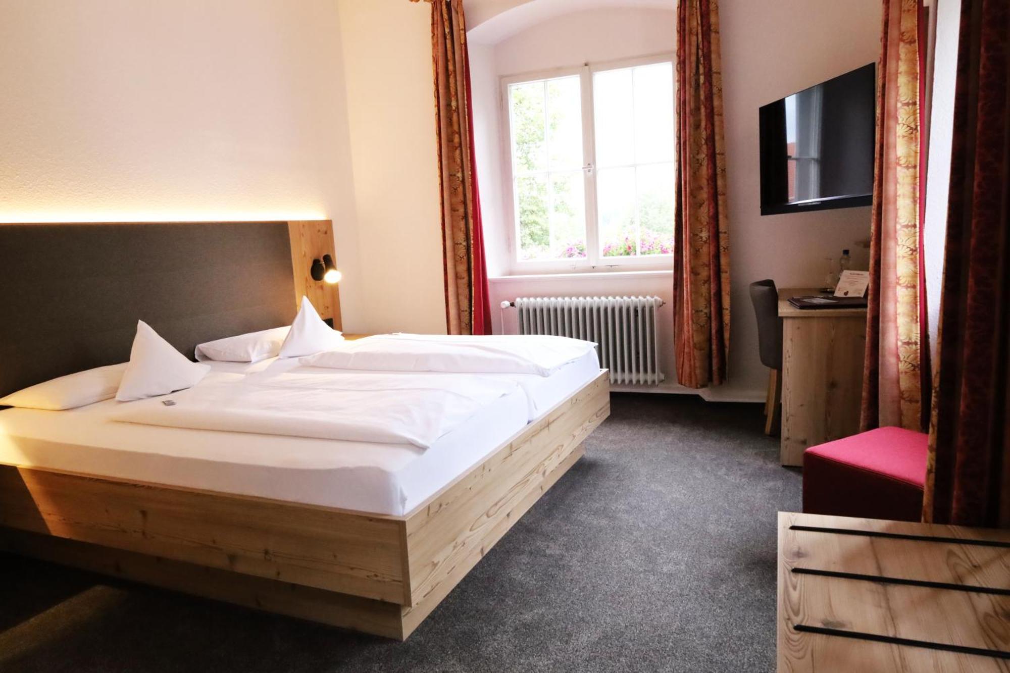 Hotel Gasthof Zur Post Wolfegg Exteriör bild