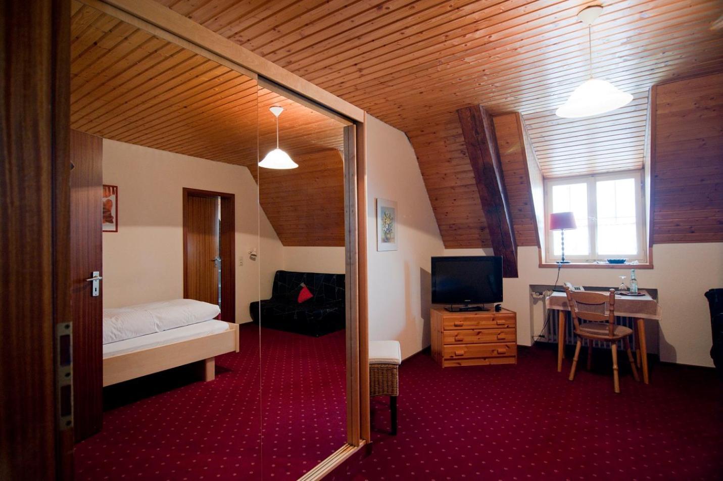 Hotel Gasthof Zur Post Wolfegg Exteriör bild