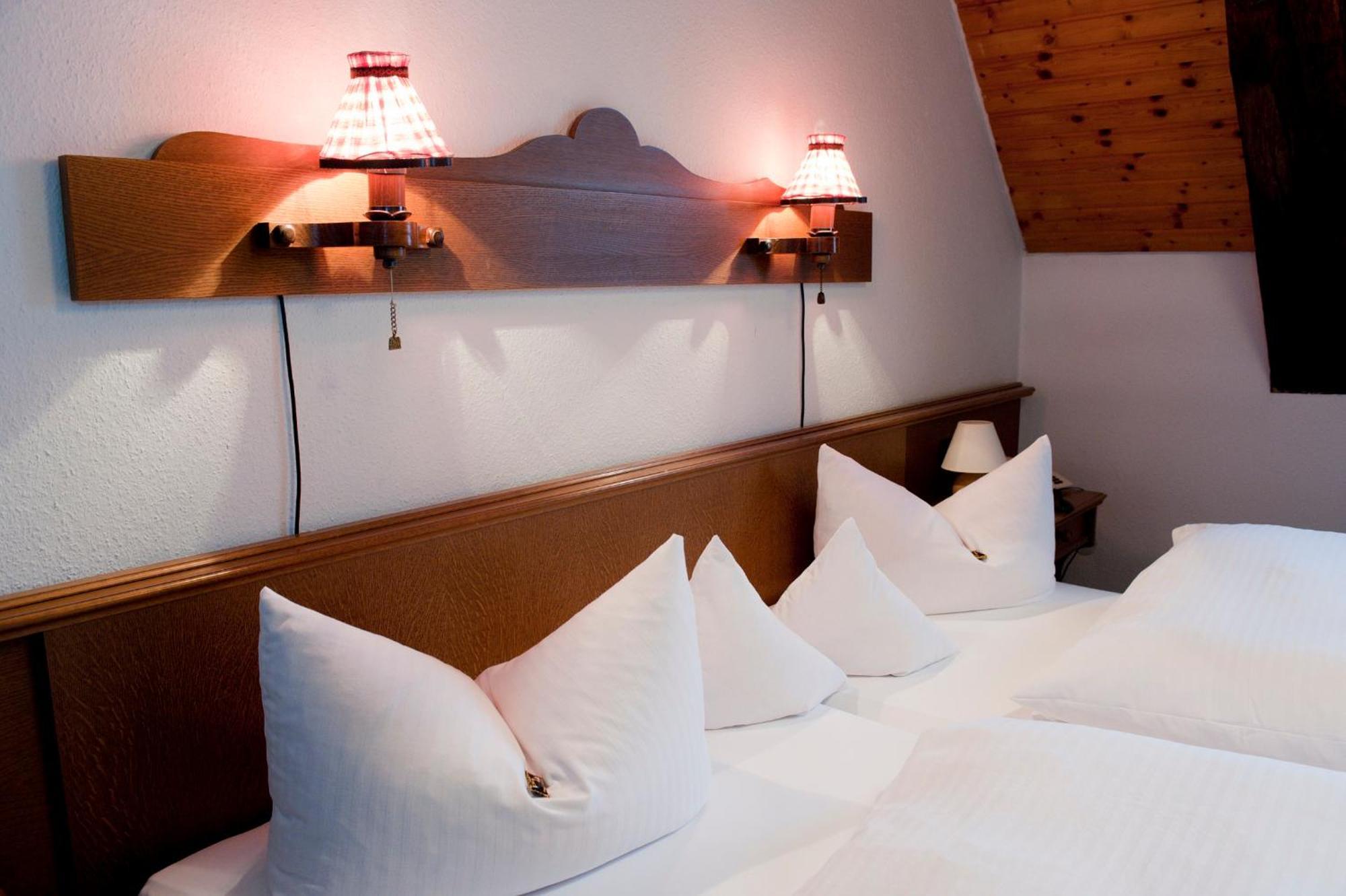 Hotel Gasthof Zur Post Wolfegg Exteriör bild